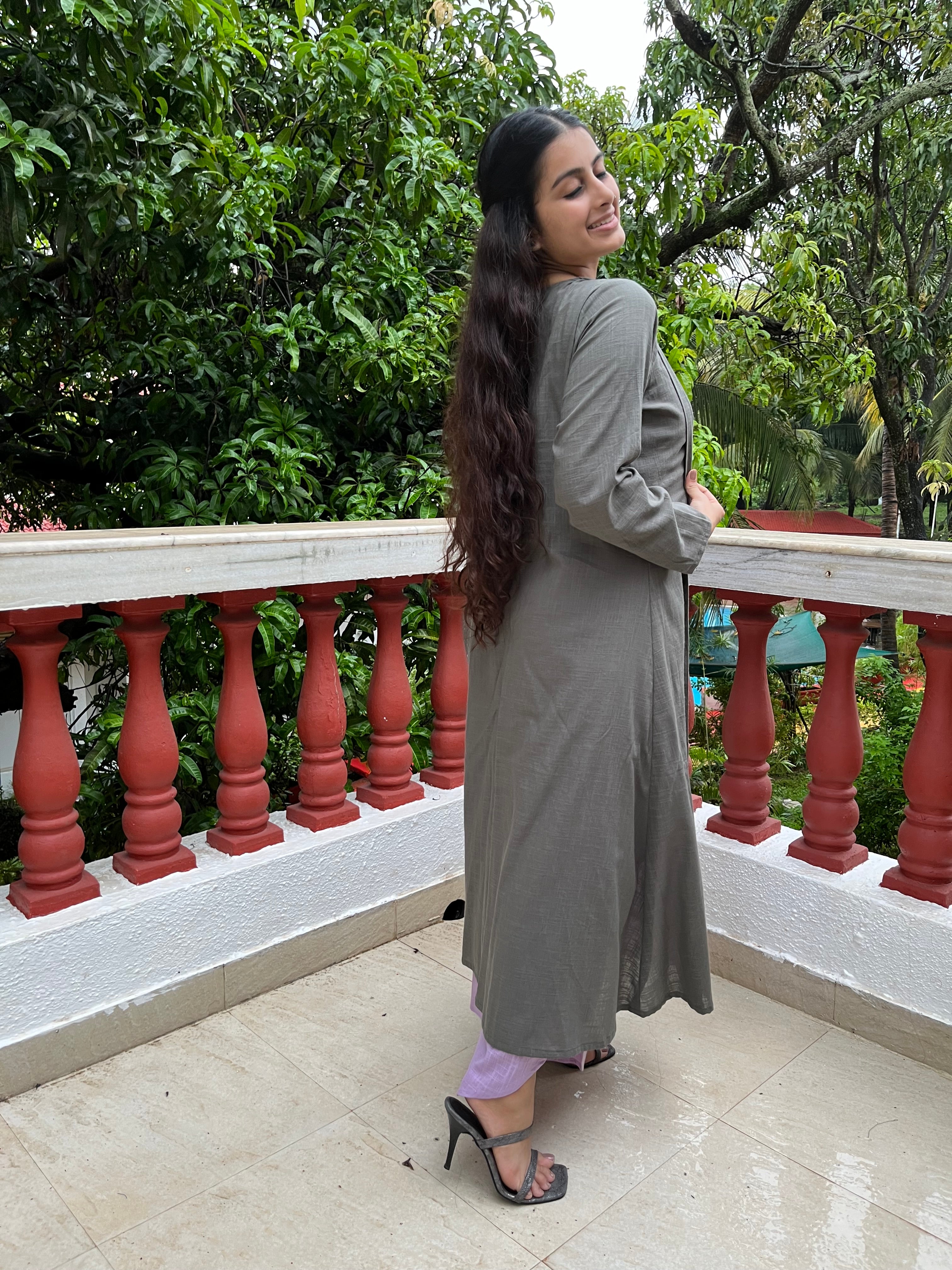 Long-line front open shrug – Grey