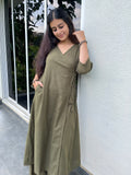 Woman wearing Afeemi dark olive cotton Angarakha kurta with V-neck, side tie detail and 3/4 sleeves