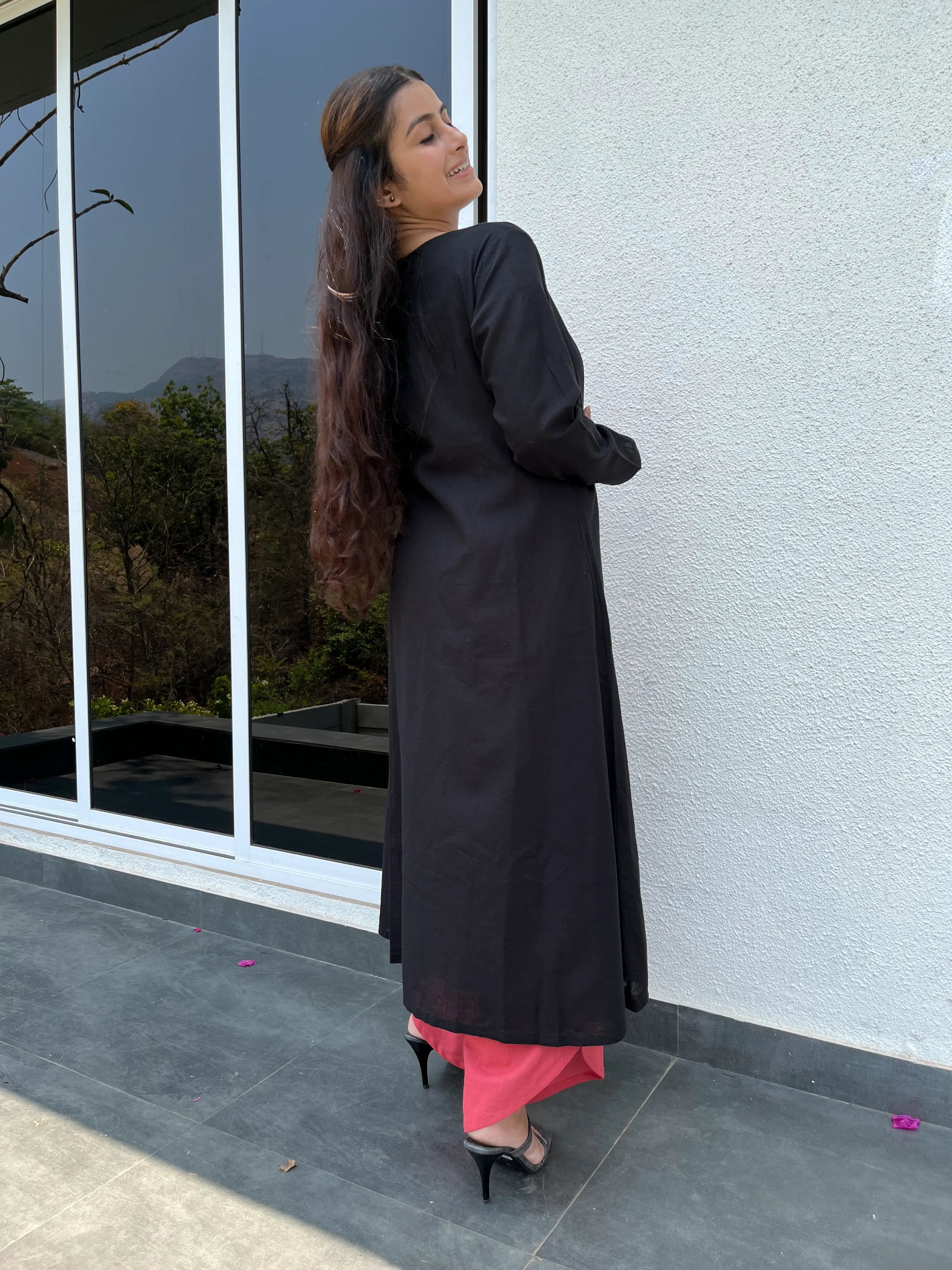 Long-line front open shrug - Black
