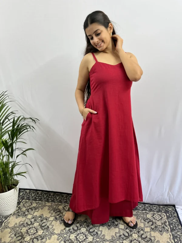 Maroon sweetheart neckline kurta with pocket