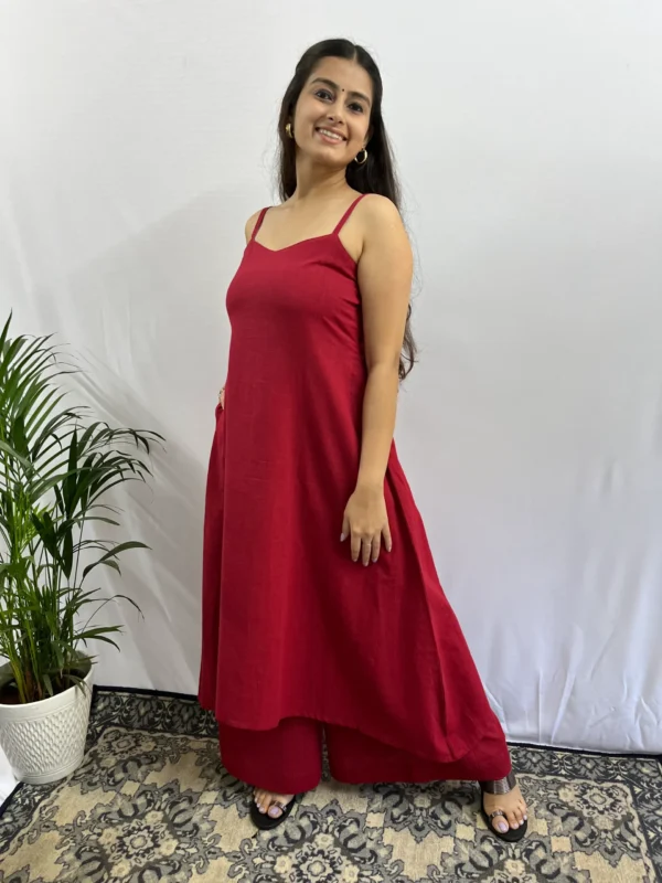 Maroon sweetheart neckline kurta with pocket