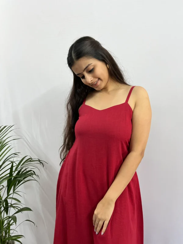 Maroon sweetheart neckline kurta and pant set with pocket