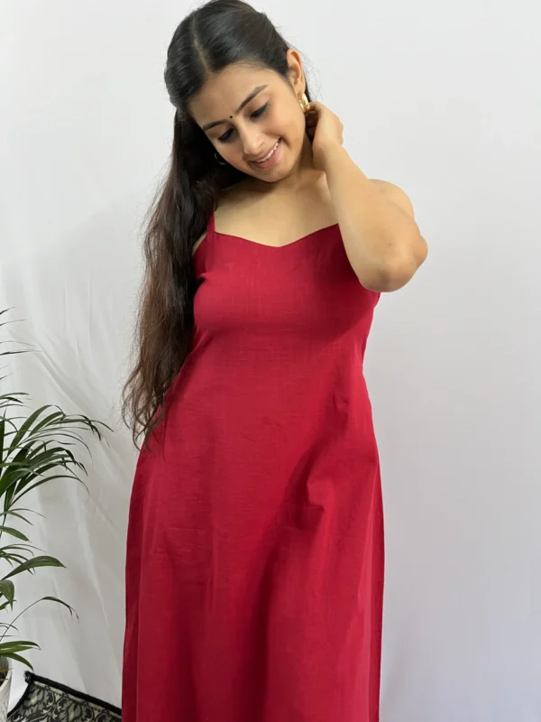 Maroon sweetheart neckline kurta and pant set with pocket