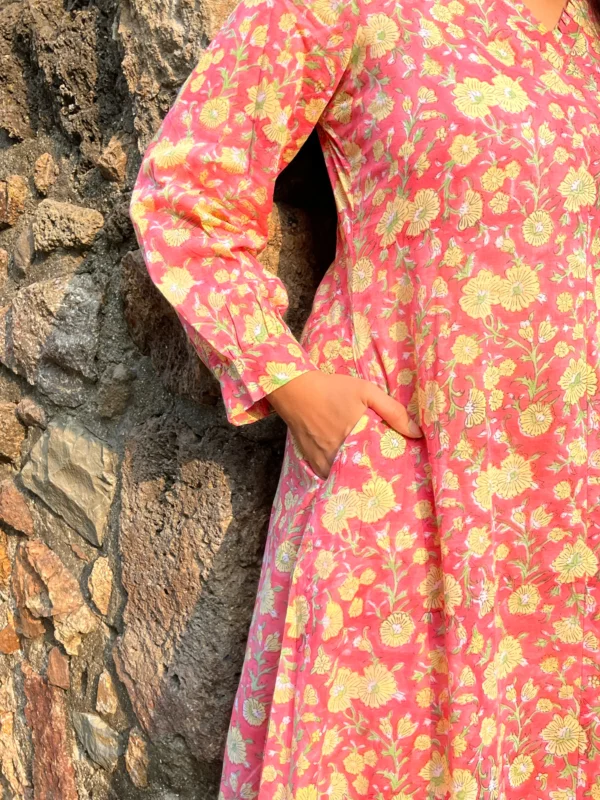 Pihu peach floral kurta with pocket