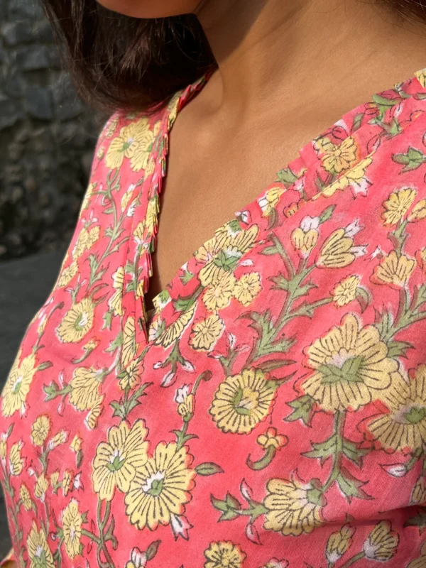 Pihu peach floral kurta with pocket