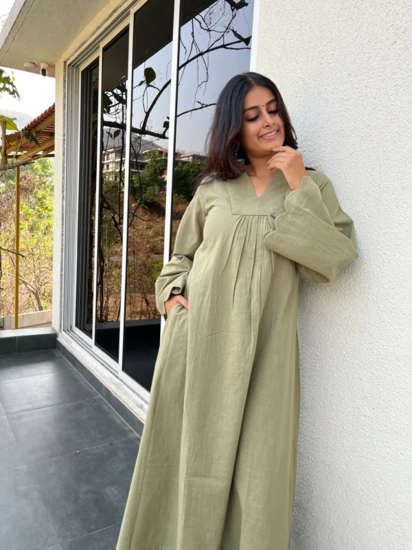 Misha Kurta in muted green with pocket